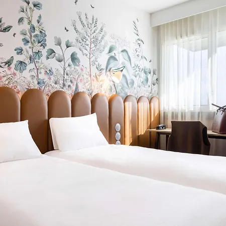 Hotel Ibis Styles Pontivy Centre Bretagne Exterior foto