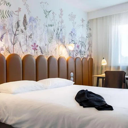 Hotel Ibis Styles Pontivy Centre Bretagne Exterior foto