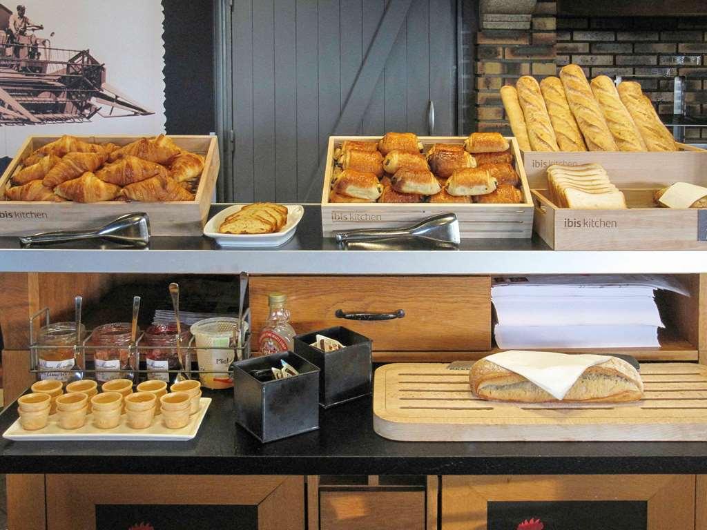 Ibis Styles Centre Bretagne Hotel 3*