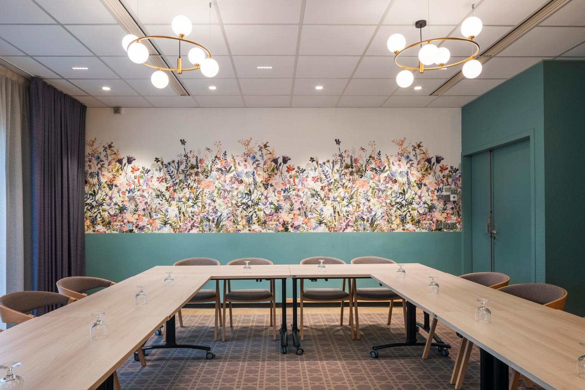 Ibis Styles Centre Bretagne Hotel 3*