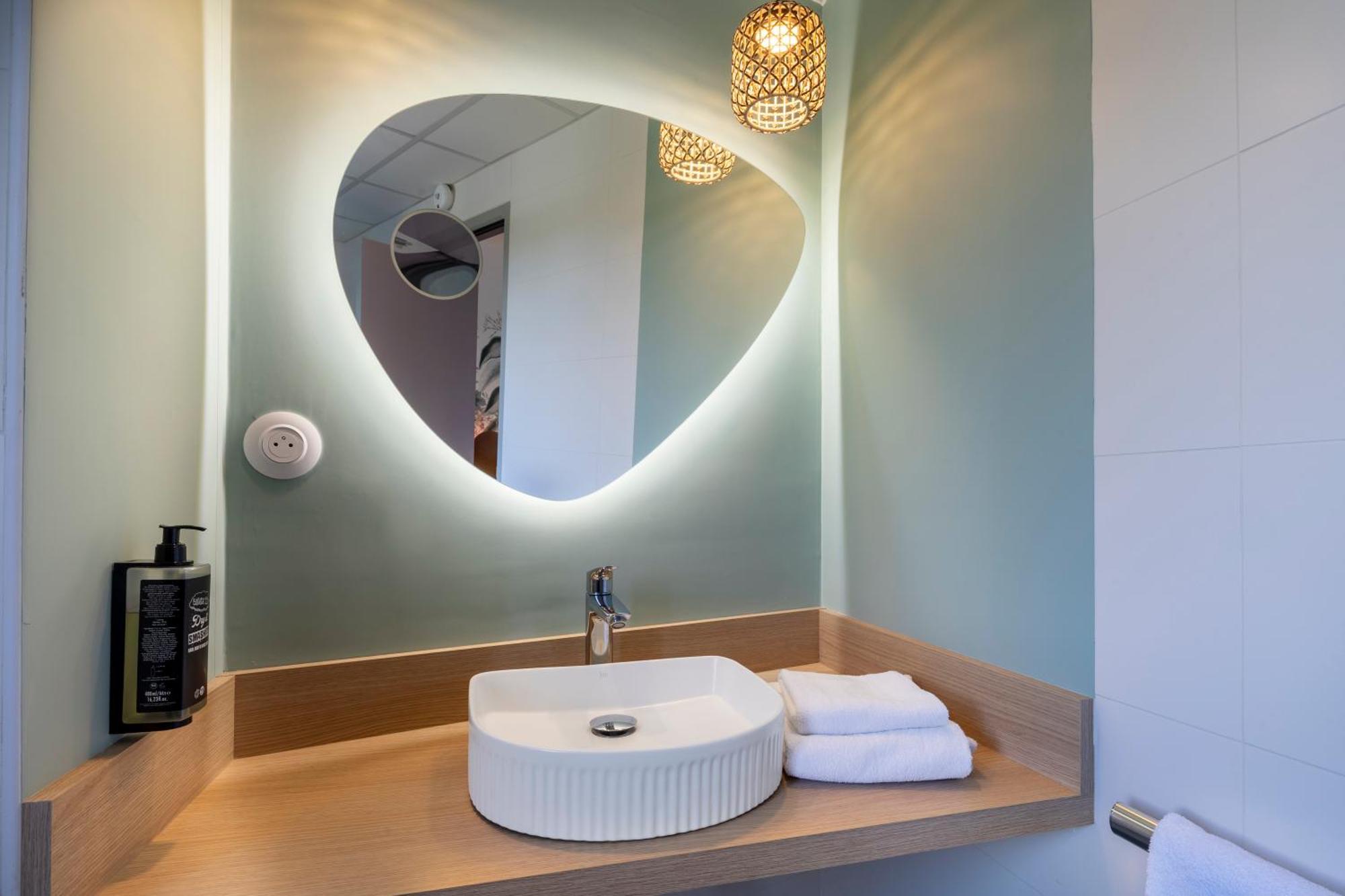 Ibis Styles Centre Bretagne Hotel