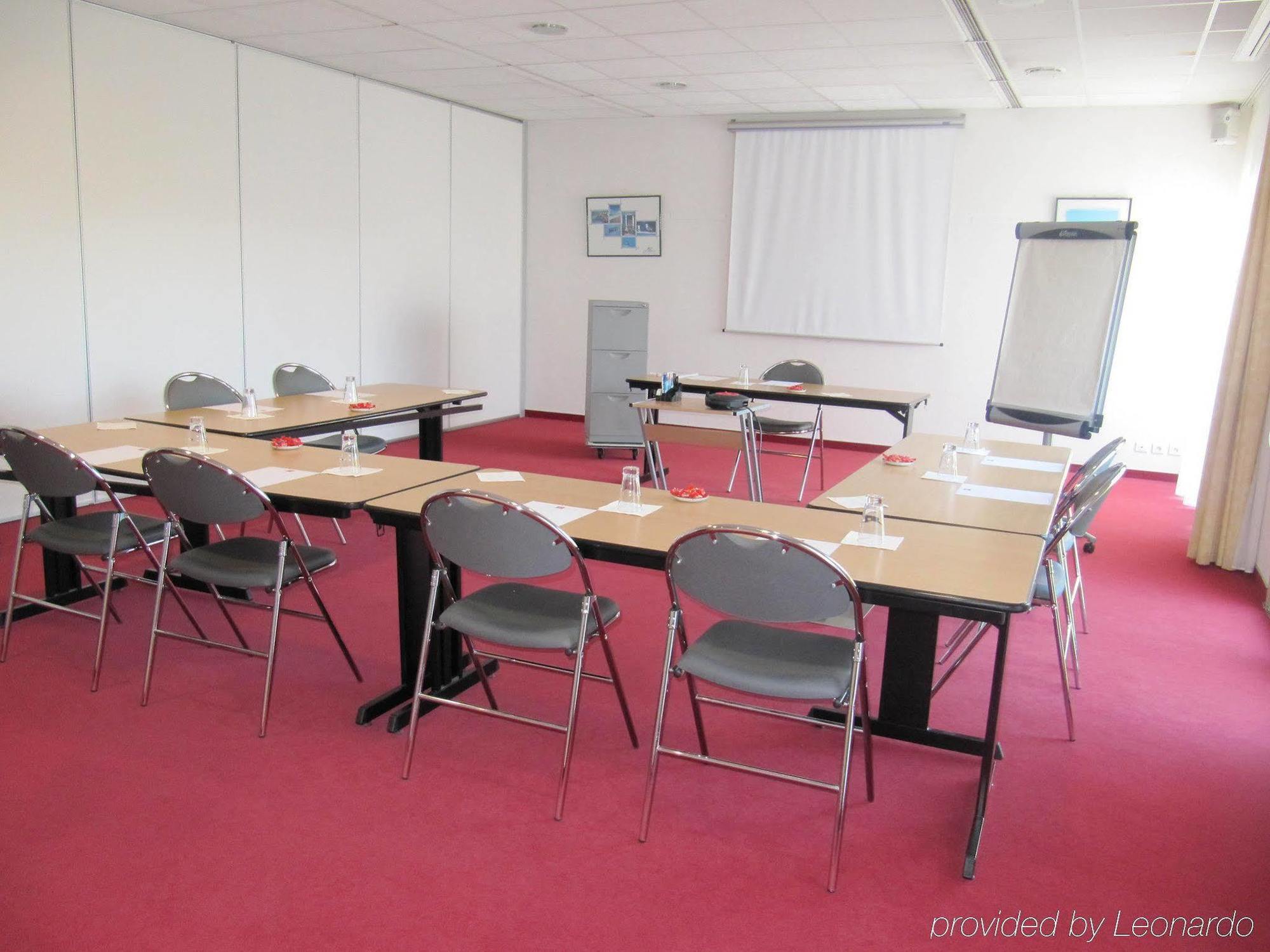 Ibis Styles Centre Bretagne Hotel